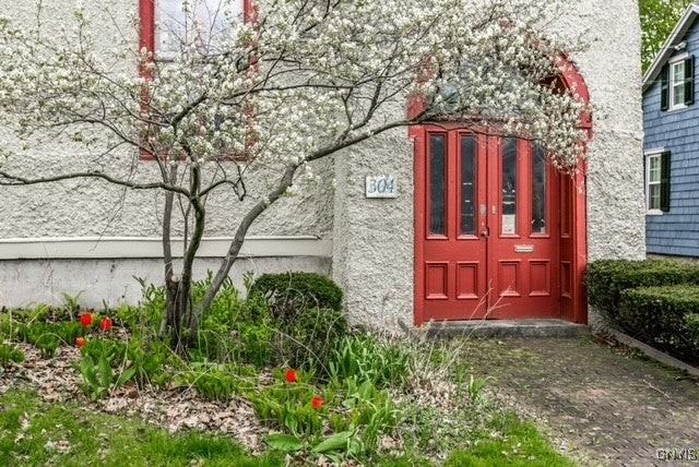 304 E Genesee St - Photo 2 of 44