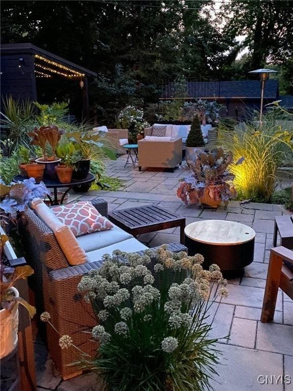 304 E Genesee St - Photo 5 of 44