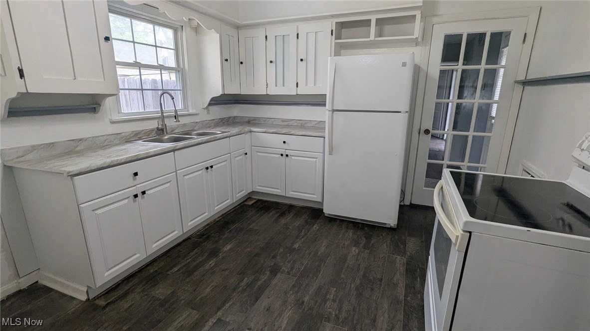 1020 W 19th St - Photo 3 of 9