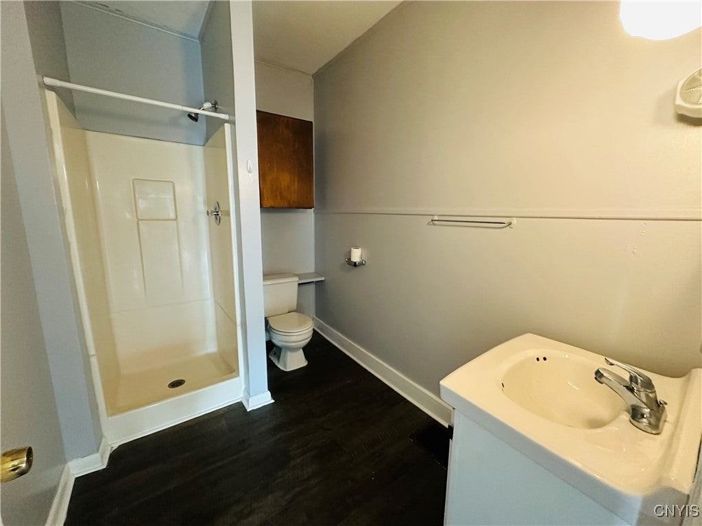 238 W 5th St - Photo 7 of 8