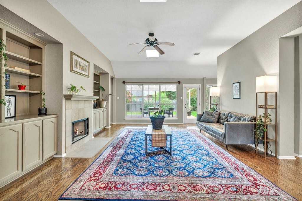 8121 Forest Heights Lane - Photo 2 of 25