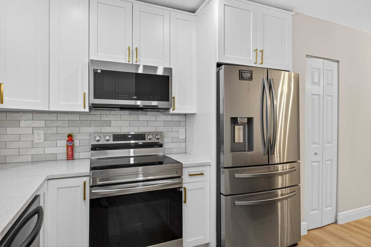 N 14th St - Photo 6 of 16