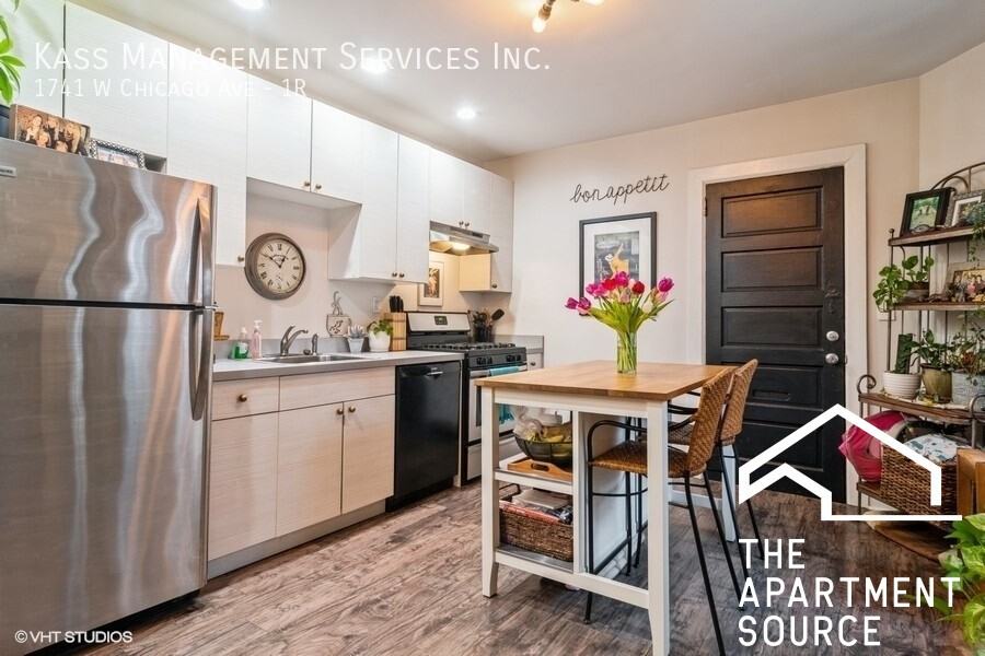 1741 W Chicago Ave #1R - Photo 2 of 6