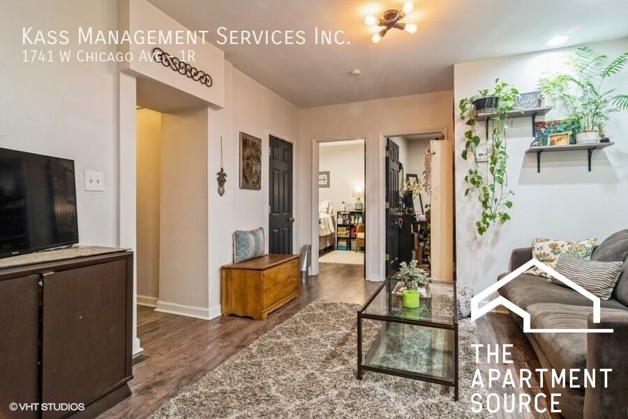 1741 W Chicago Ave #1R - Photo 3 of 6