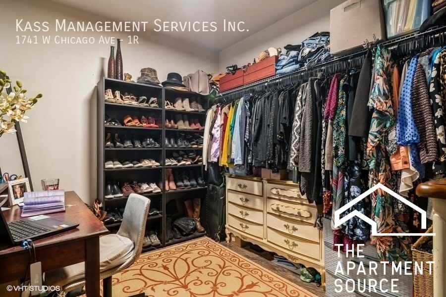 1741 W Chicago Ave #1R - Photo 5 of 6