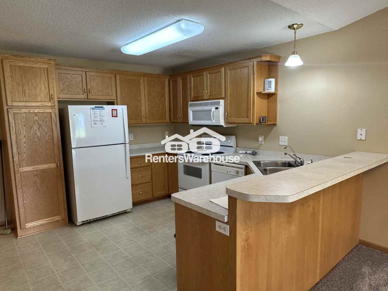 2163 Cleveland Way S - Photo 2 of 8