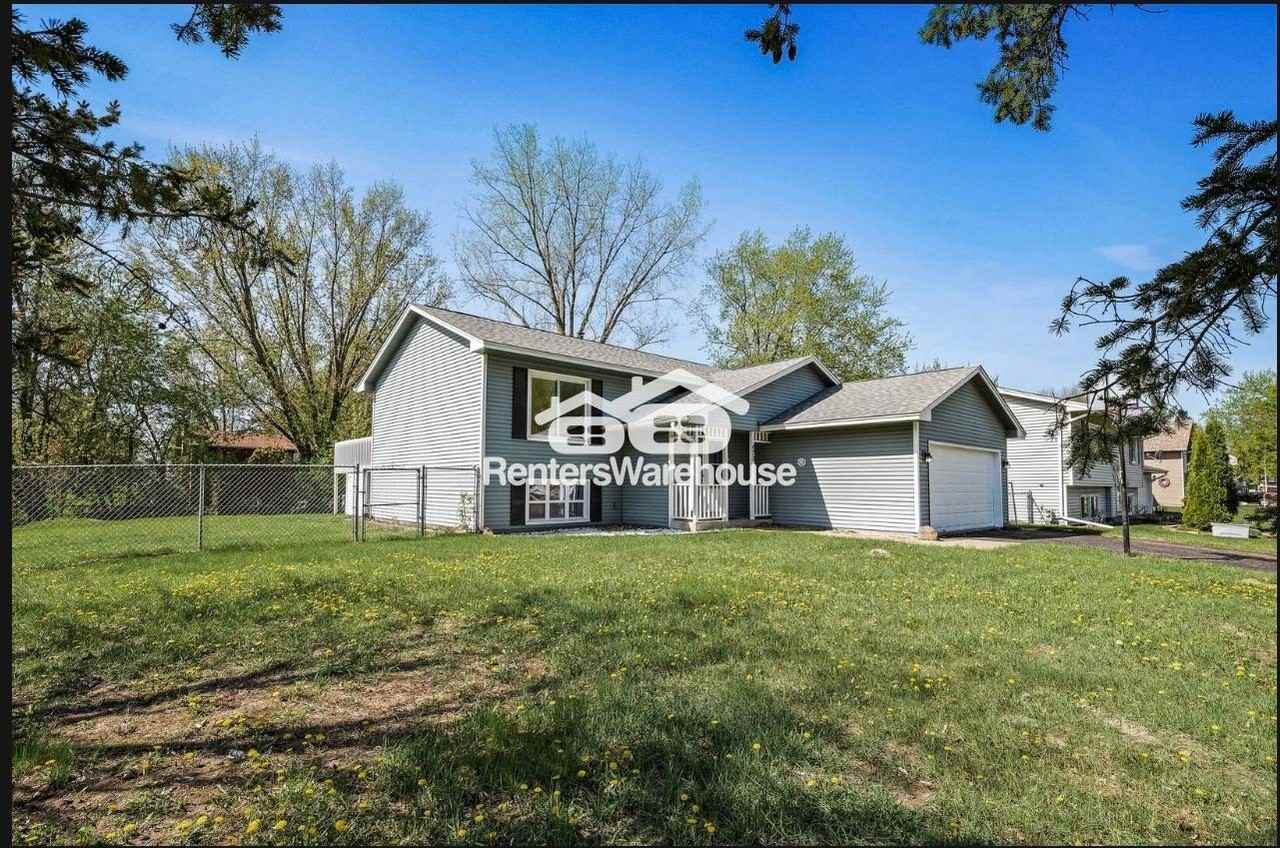 670 Doris Ave - Photo 2 of 17