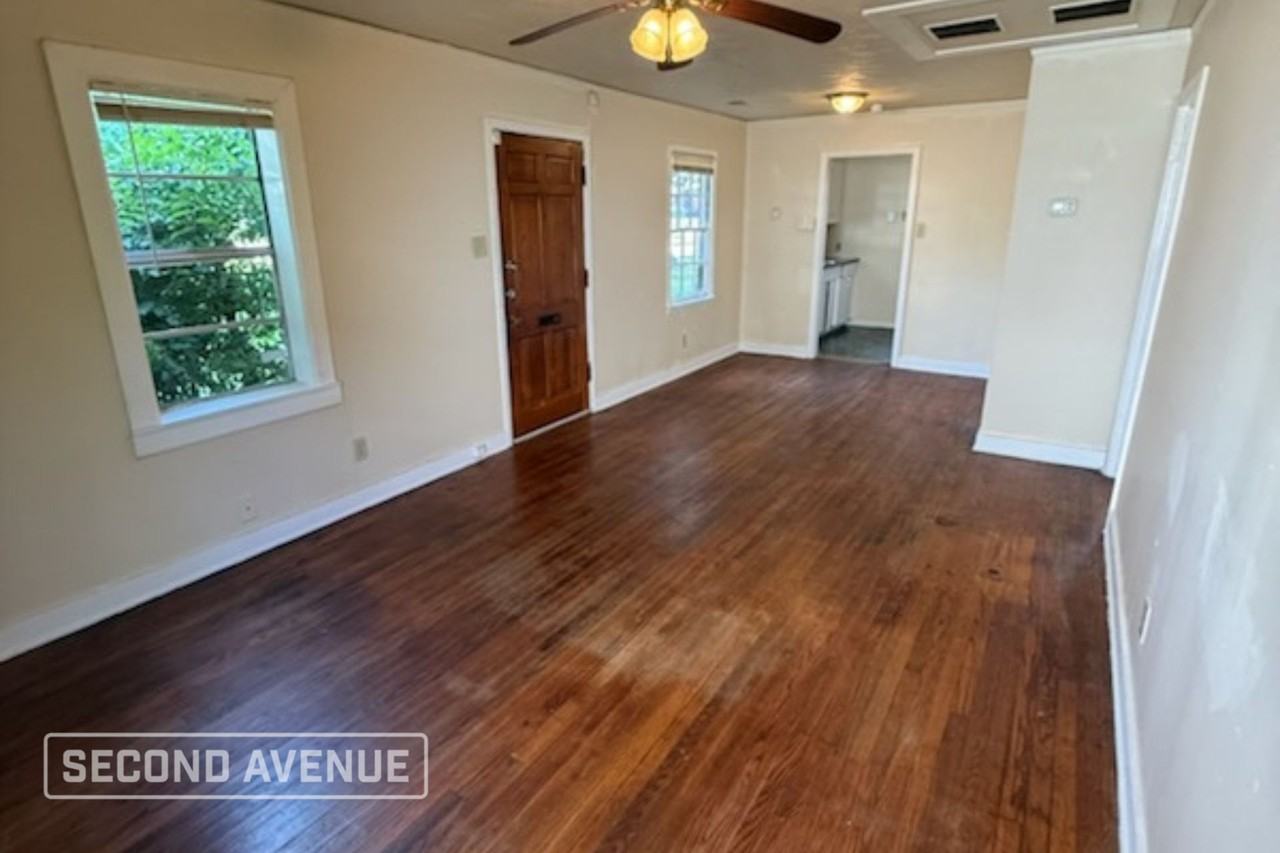 2731 Jeffrey Ave - Photo 3 of 10