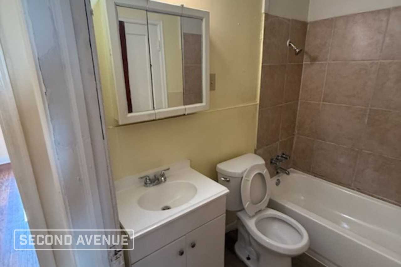 2731 Jeffrey Ave - Photo 5 of 10