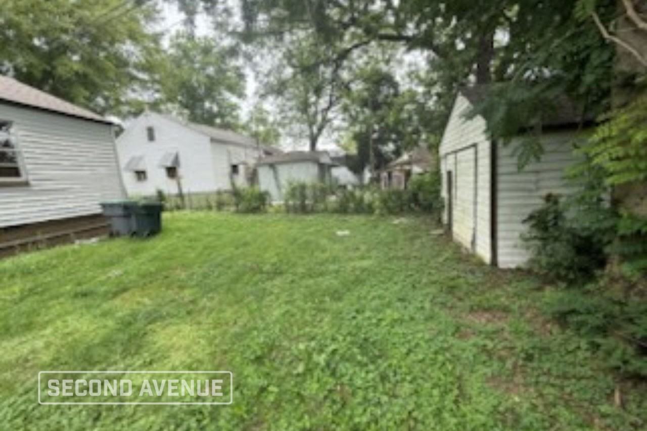 2731 Jeffrey Ave - Photo 7 of 10