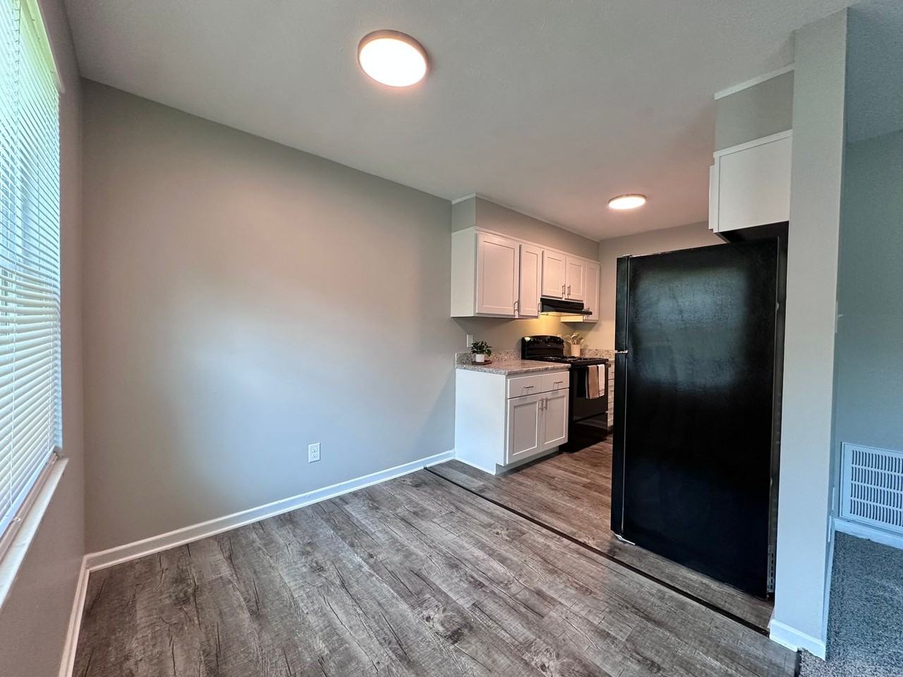 5004 Willoway Drive - Photo 3 of 50