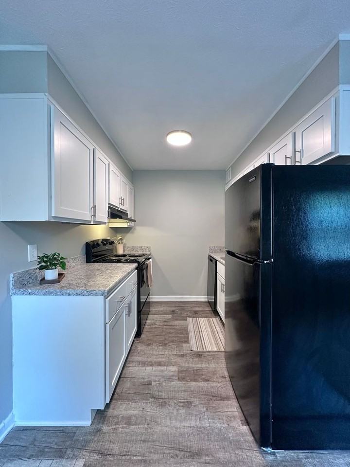 5004 Willoway Drive - Photo 4 of 50