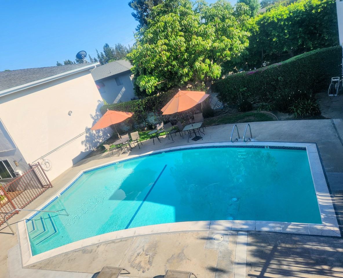 901 N Walnut St #Q - Photo 3 of 12