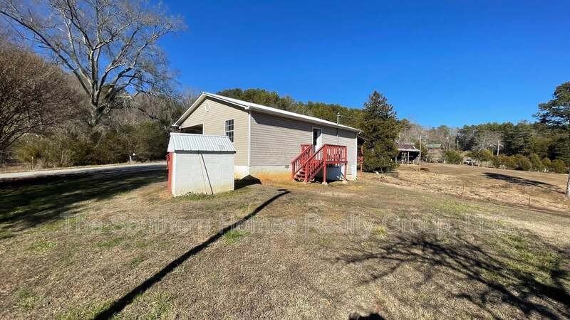 680 Mcdowell Ln - Photo 3 of 12