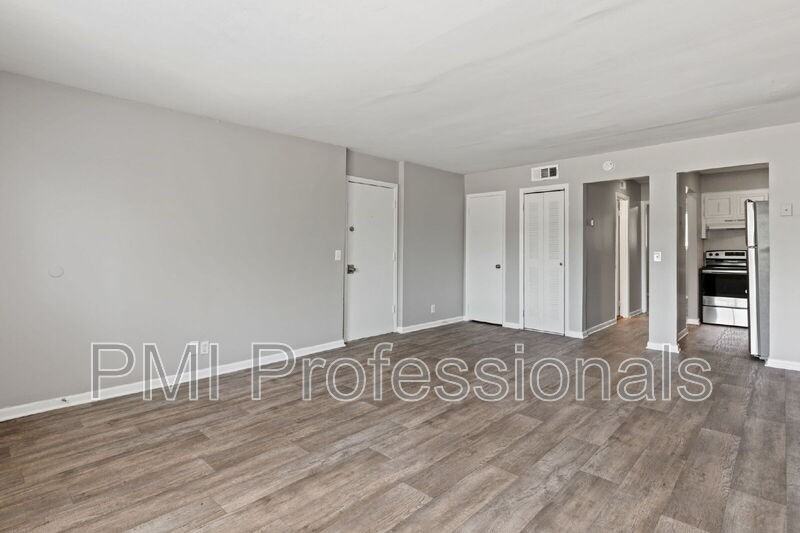 800 Anderson Ln #B3 - Photo 3 of 35