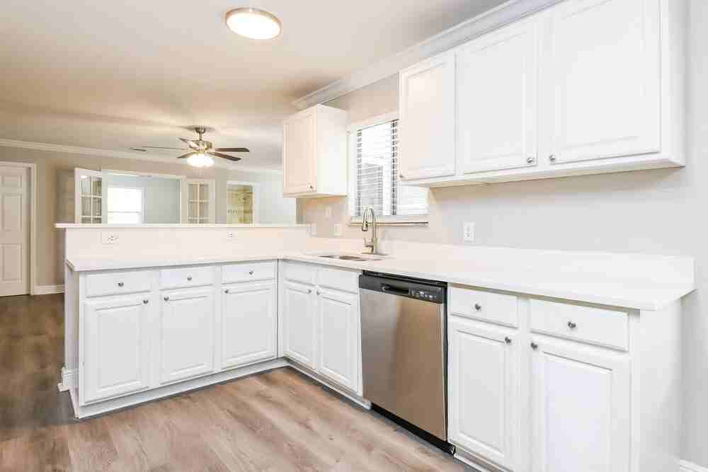 1048 Saint Croix Ave - Photo 7 of 16