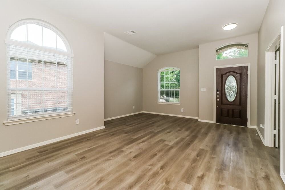 1021 Mesquite Hollow Pl - Photo 3 of 16