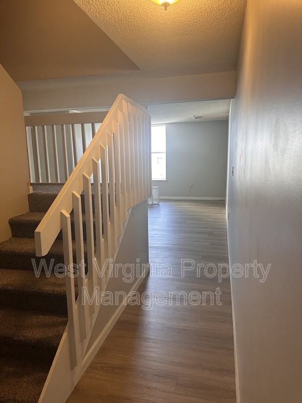 104 N 8th St #208 - Photo 2 of 9