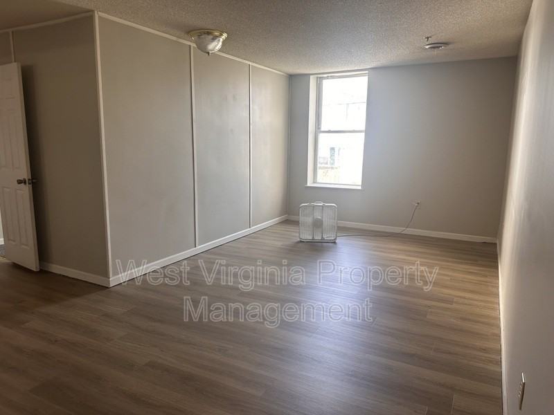 104 N 8th St #208 - Photo 3 of 9