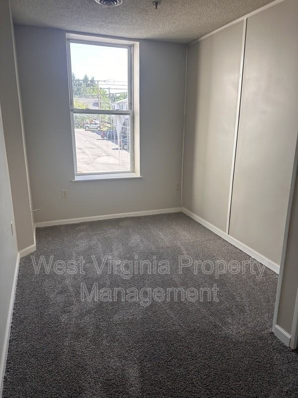 104 N 8th St #208 - Photo 4 of 9