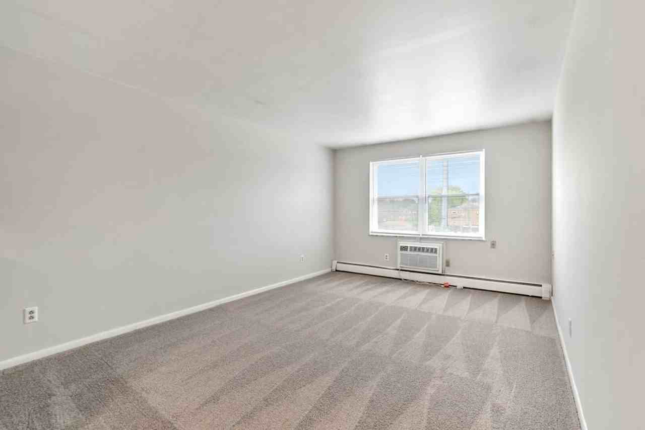 Flats of Clintonville - Photo 4 of 8