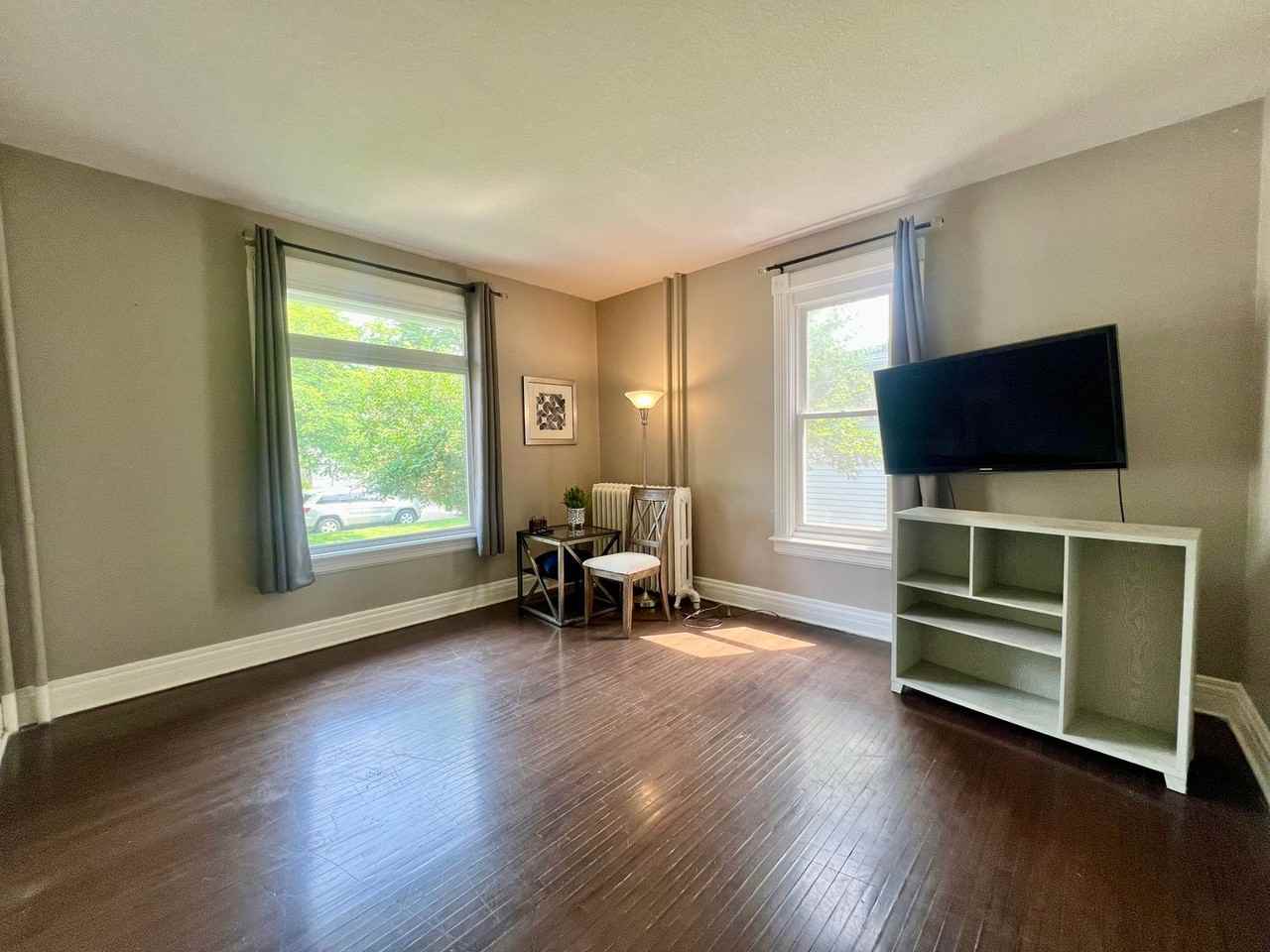 824 Center St W - Photo 3 of 15