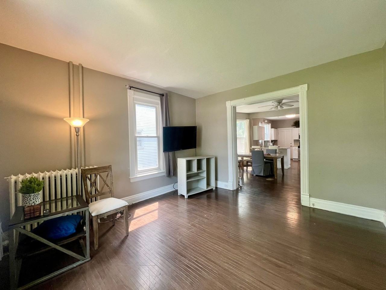 824 Center St W - Photo 4 of 15