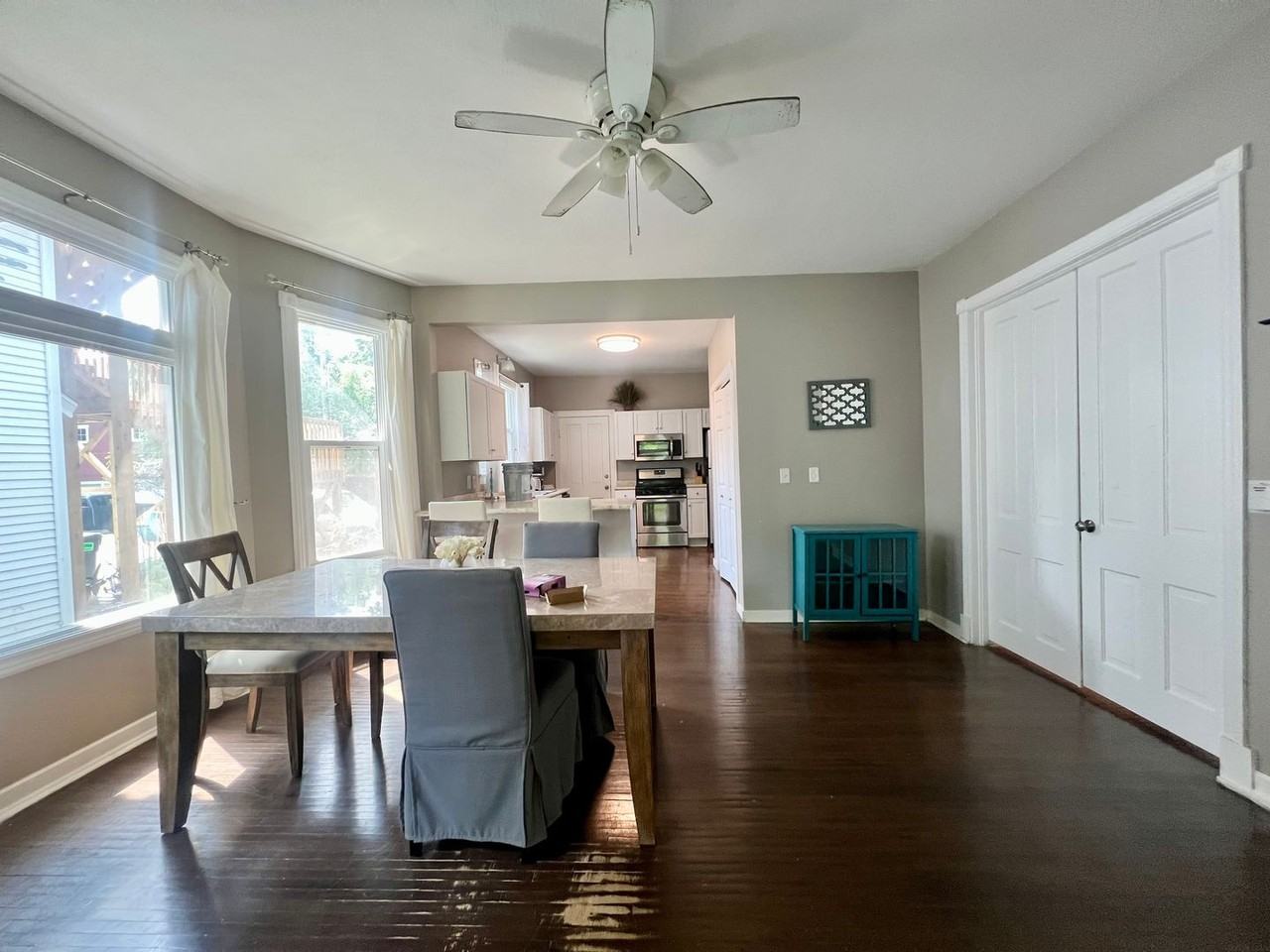 824 Center St W - Photo 5 of 15