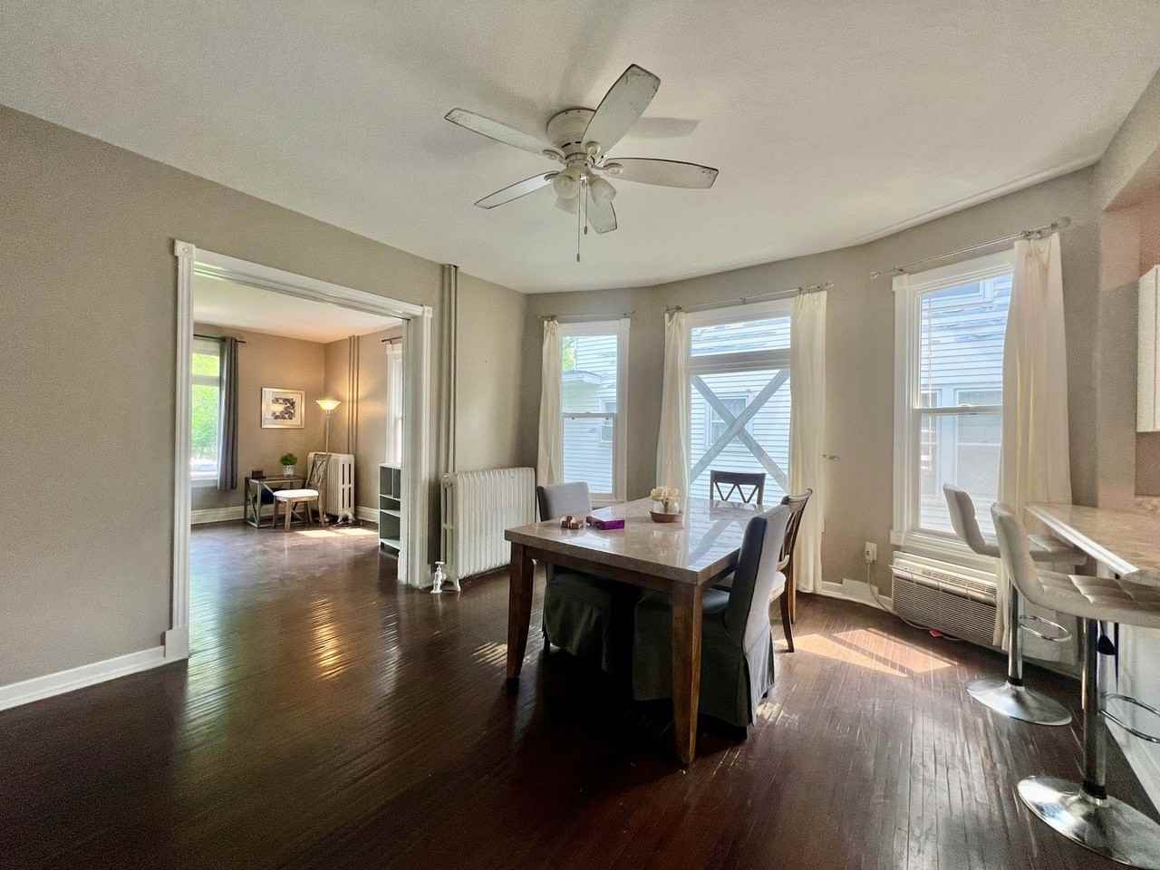 824 Center St W - Photo 6 of 15