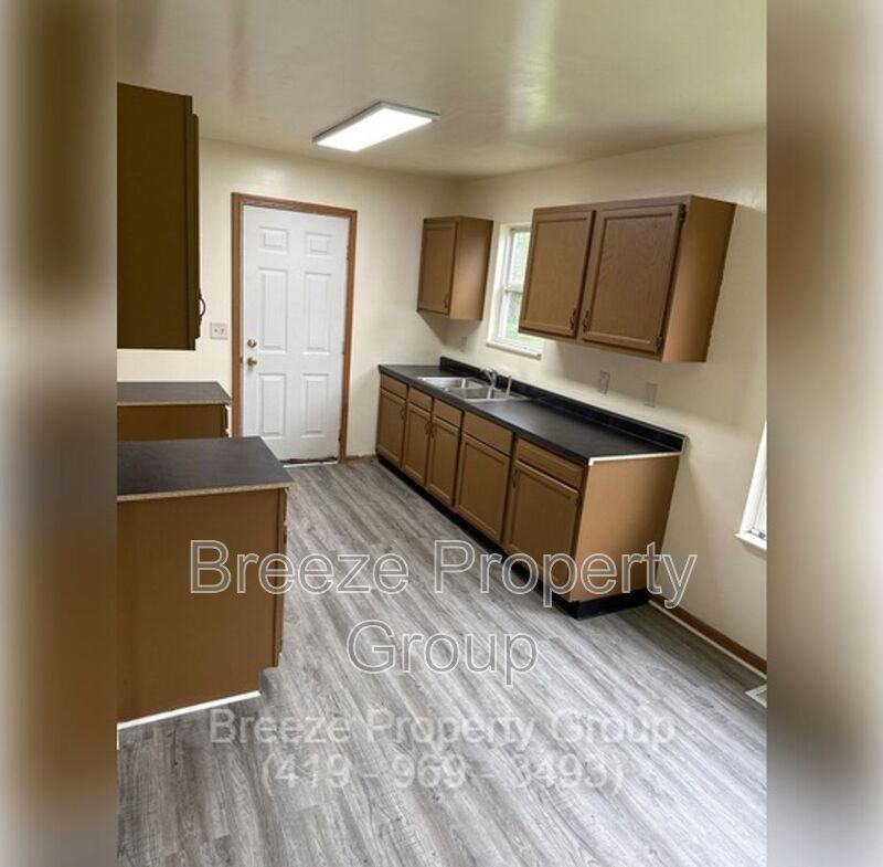 2808 Benford Ln - Photo 3 of 25