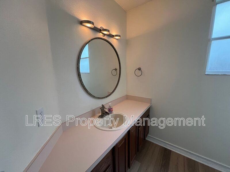 1605 Slash Pine Pl - Photo 6 of 35
