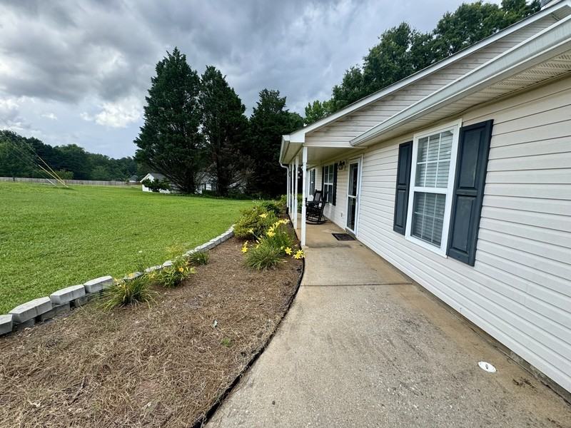2237 Ross Ln - Photo 3 of 22