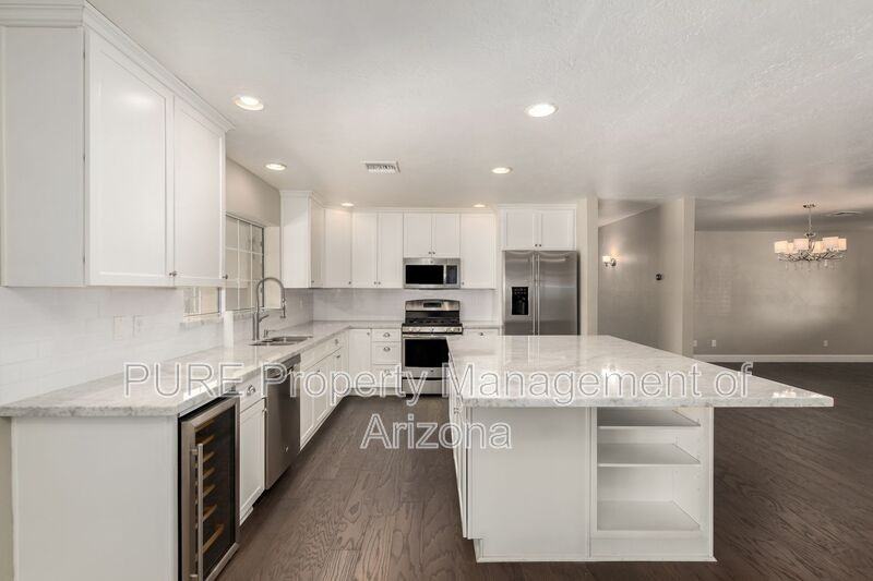 417 E Rose Ln - Photo 6 of 23