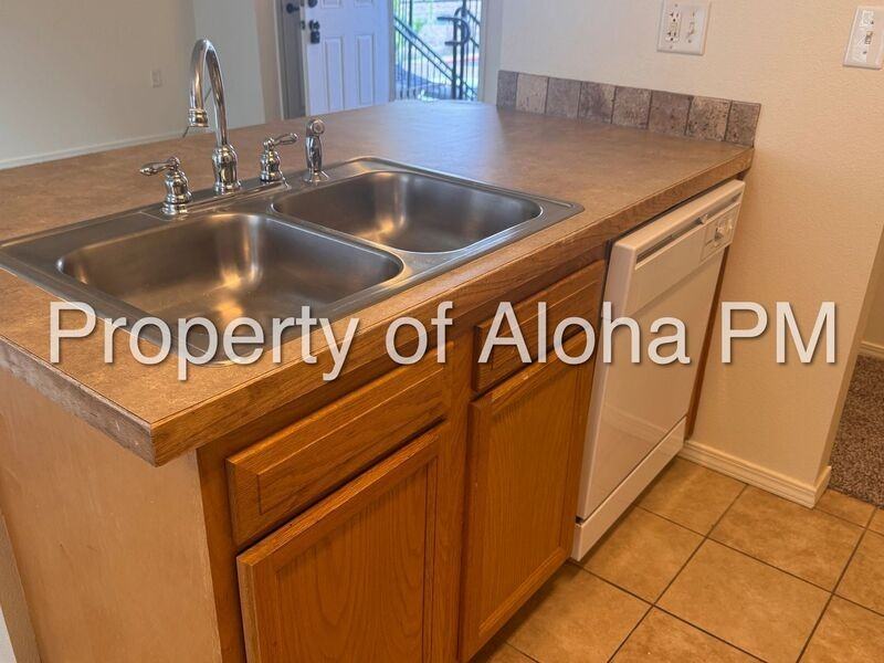 1043 W Pine Ave #3 - Photo 6 of 16