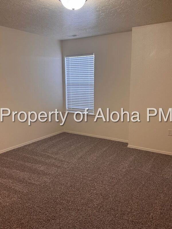 1043 W Pine Ave #3 - Photo 7 of 16