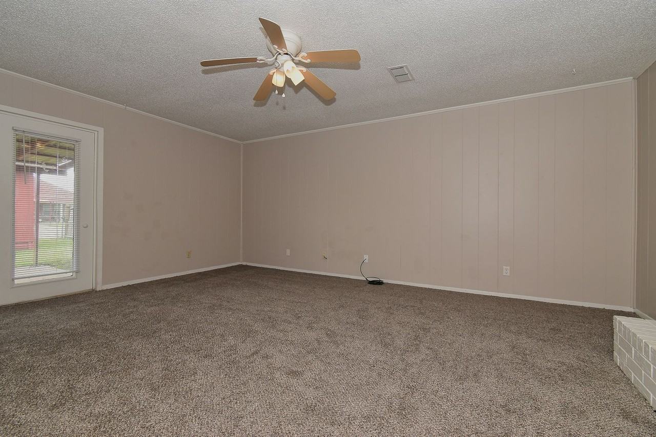 3117 Chaparral Dr - Photo 5 of 37