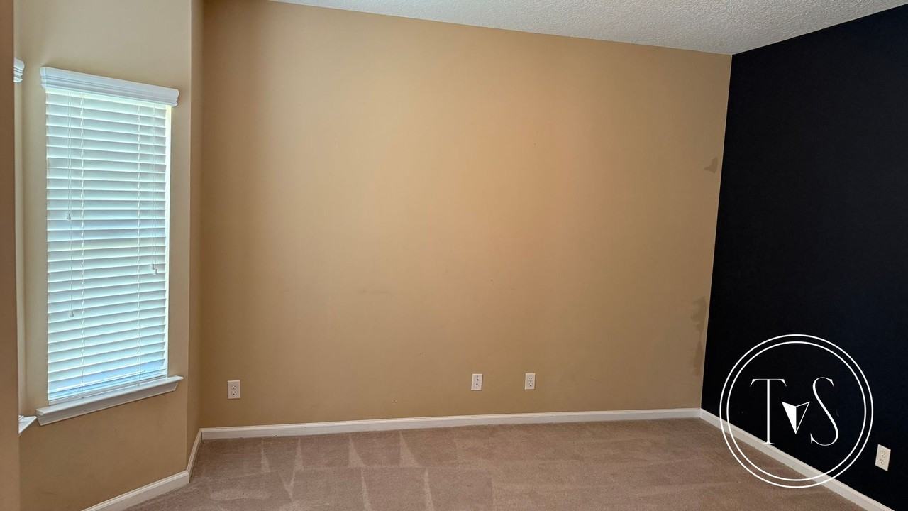 639 Red Oak Ln - Photo 6 of 34