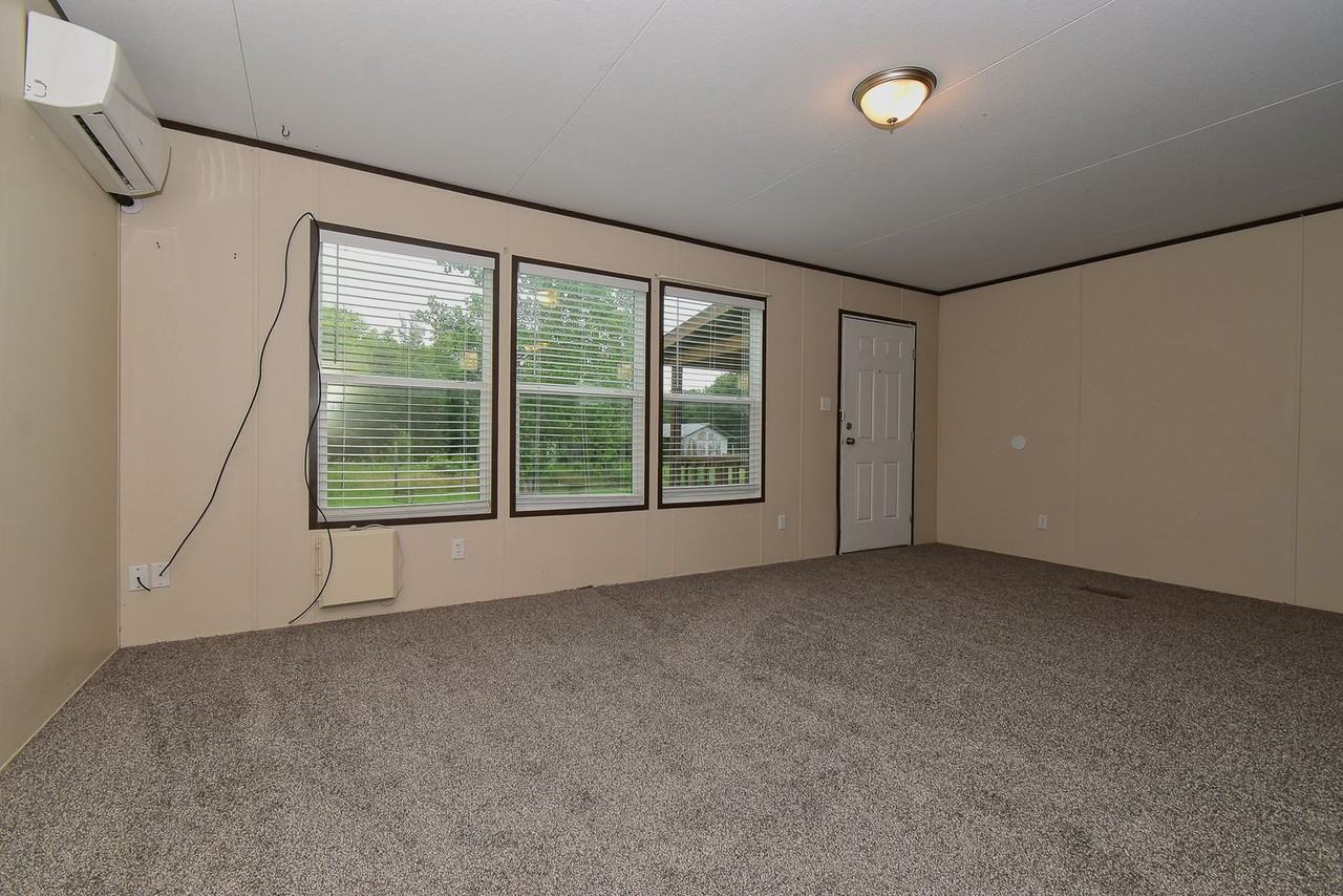 550 Quail Run Cir - Photo 5 of 24