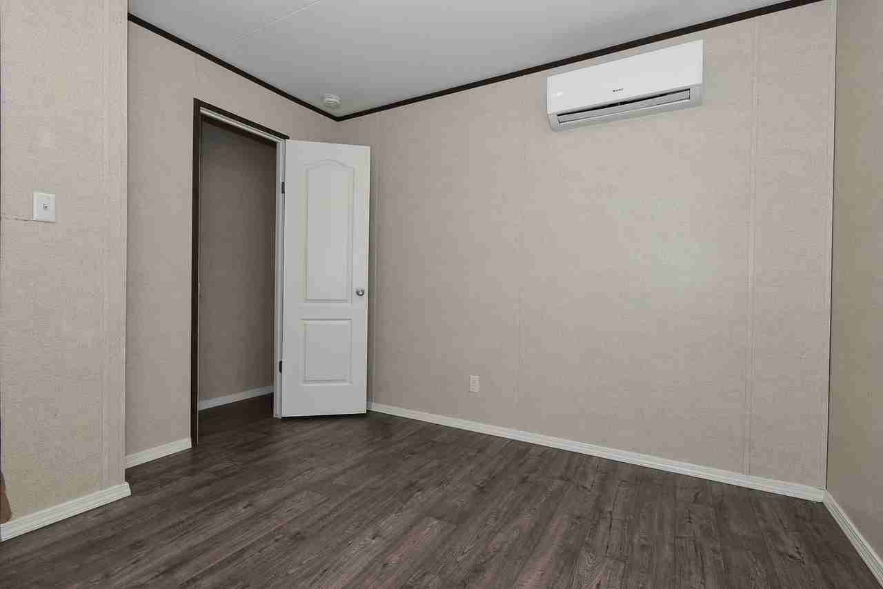 550 Quail Run Cir - Photo 6 of 24