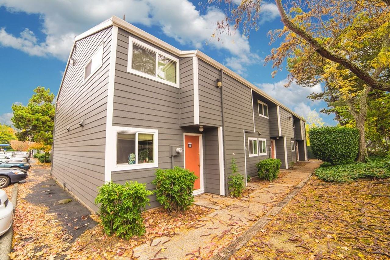 #329 MAPLE VIEW APARTMENTS - Photo 3 of 13