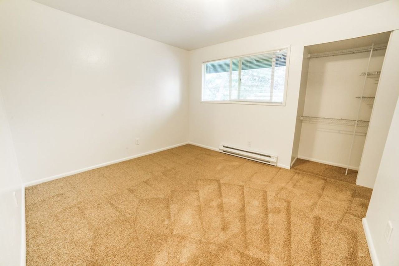 #329 MAPLE VIEW APARTMENTS - Photo 7 of 13