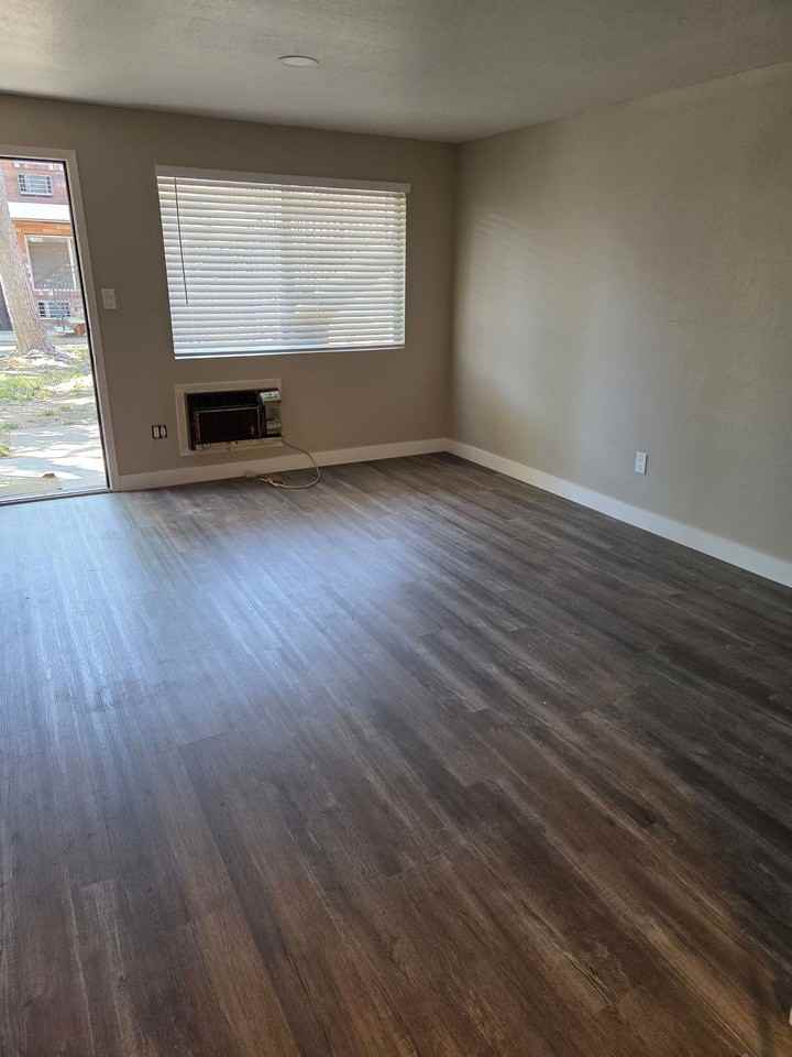 Nye Lane Village - Photo 4 of 5