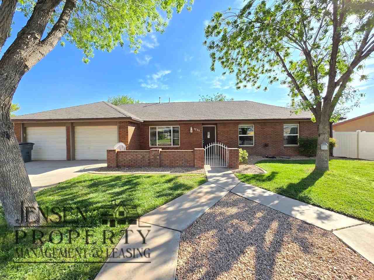 1731 Maplewood Way - Photo 2 of 33