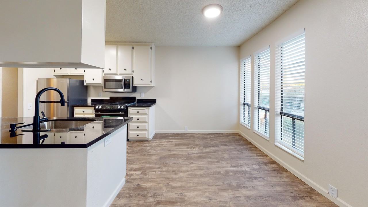 CA-0419 {915 Lakeside Drive} 50% - Photo 2 of 16