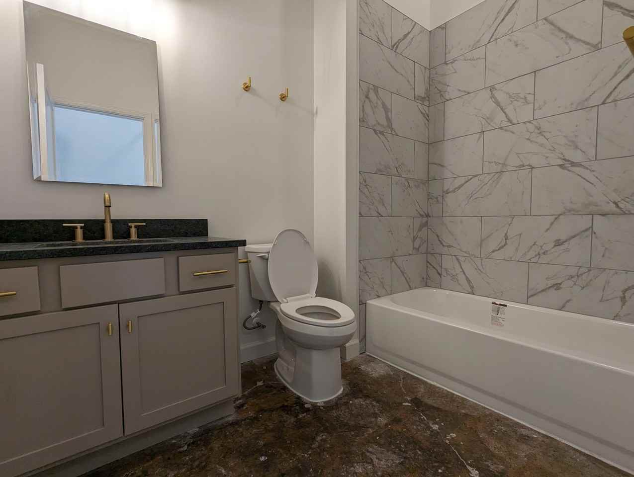 305 6th Street - Photo 7 of 12