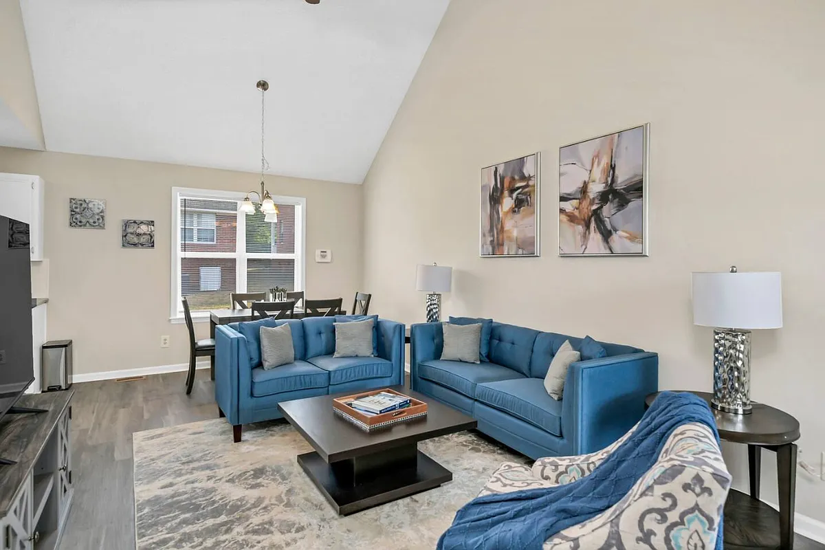 1316 King St - Photo 4 of 29