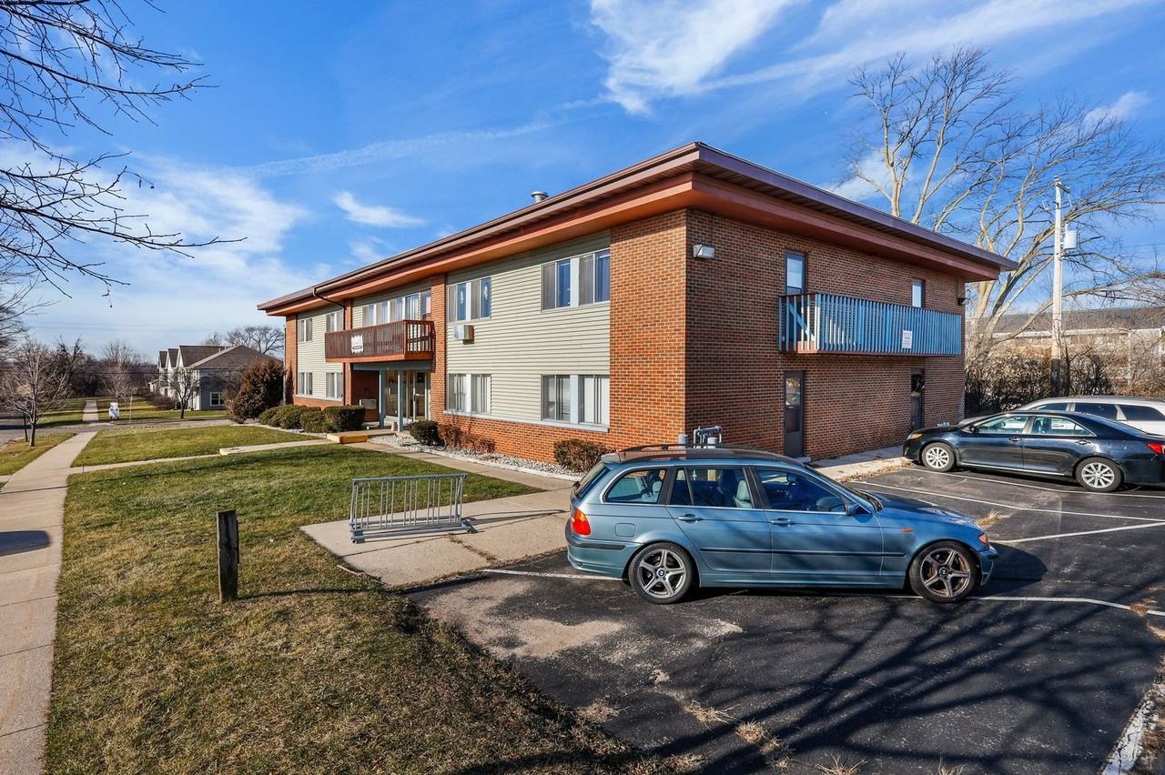 1161 W Carriage Dr #11 - Photo 2 of 18