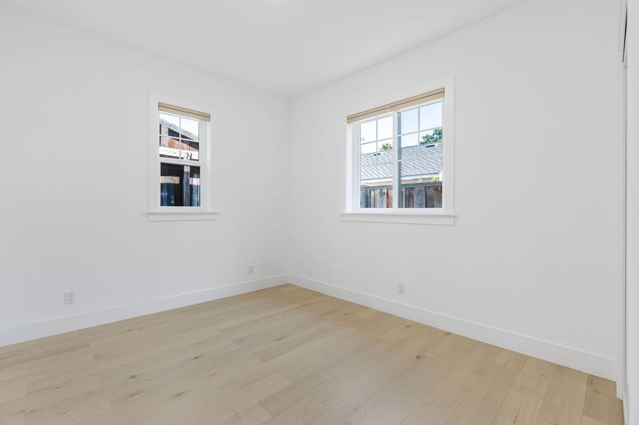 1217 Hester Ave - Photo 4 of 17