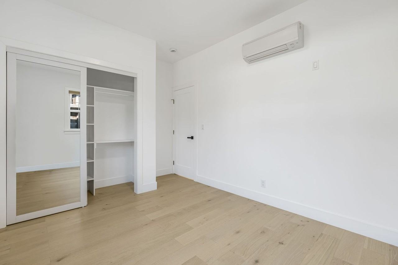 1217 Hester Ave - Photo 5 of 17