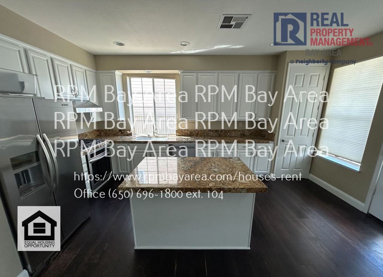 250 Biarritz Ct - Photo 6 of 31